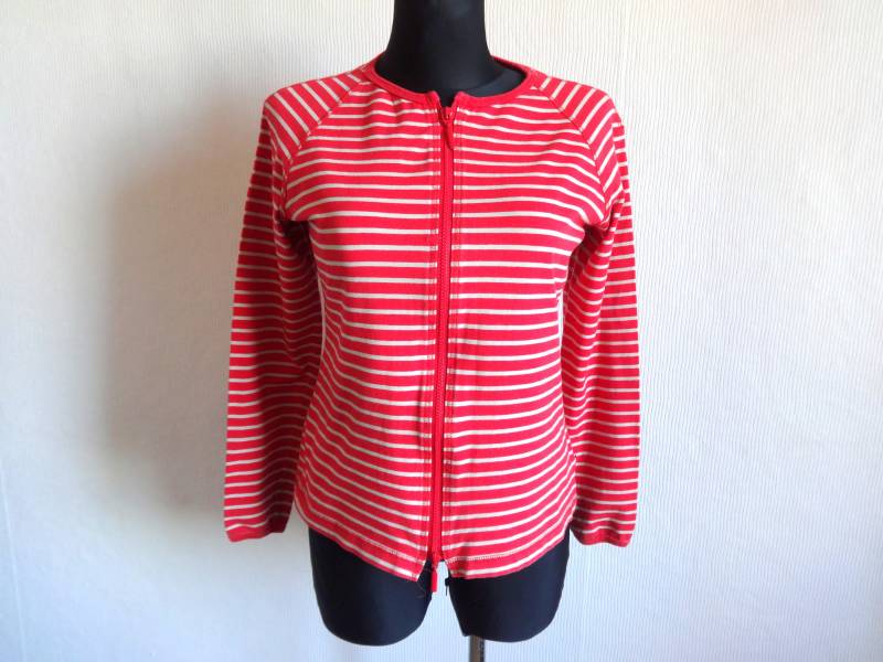 Marimekko Rot & Beige Gestreiften Zip Bis Strickjacke Baumwolle Jersey Querstreifen Ritva Falla Designs Damen Konfektionsgröße M von Vintageby2sisters