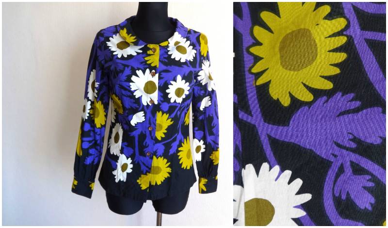 Marimekko Schwarz Lila Blumen Bluse Baumwoll-Hemd Knöpfe Unten Designs Runder Kragen Langarm-Shirt Xs S Größe Damen von Vintageby2sisters