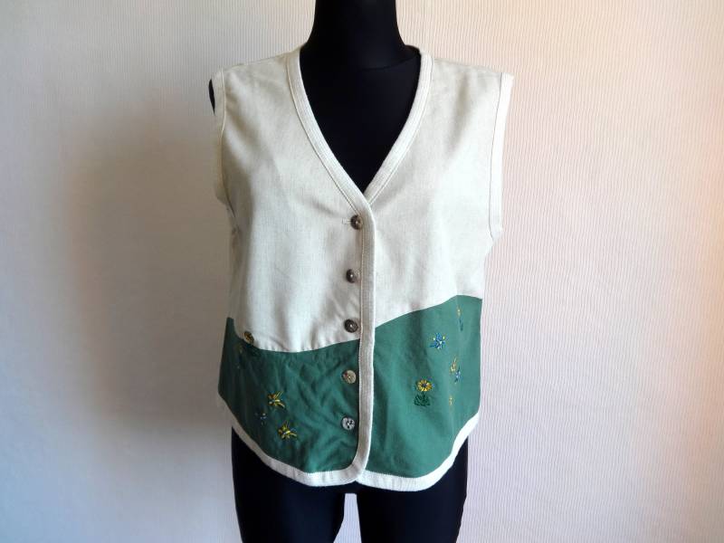 Vintage Beige Grüne Blumen Verschönerte Weste Damen Drindl Bauernstil Kleidung Baumwollmischung Bestickte von Vintageby2sisters