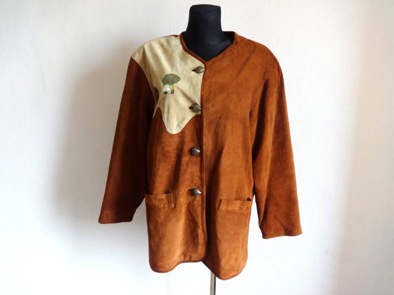 Vintage Braun Wildleder Lederjacke Verschönert Herz Knöpfe Schulterpolster Damen Jacke Große Größe Frühling Herbst von Vintageby2sisters