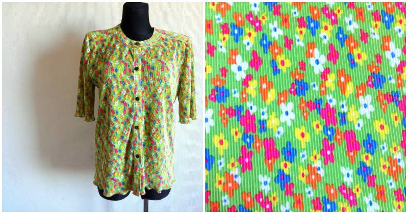 Vintage Hellgrün Floral Gewellte Bluse Kurzarm Gepolsterte Schultern Knöpfe Verschluss Blumenmuster Sommer von Vintageby2sisters