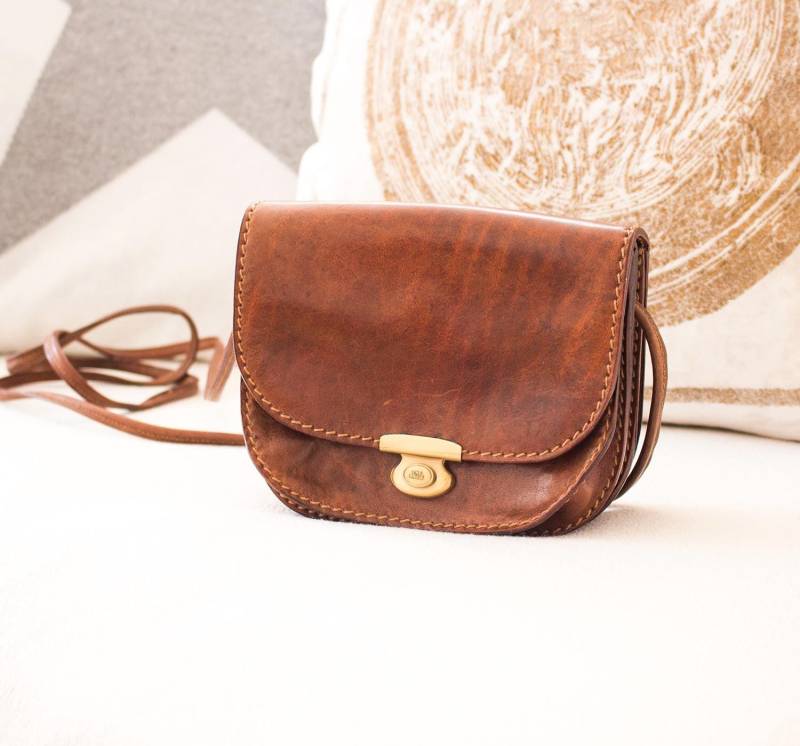 Original Vintage The Bridge Handtasche Leder Schultertasche 80Er Vollrindleder Braun Gold Tasche, The Bridge Crossbody Tasche von VintagebyTigerlilly