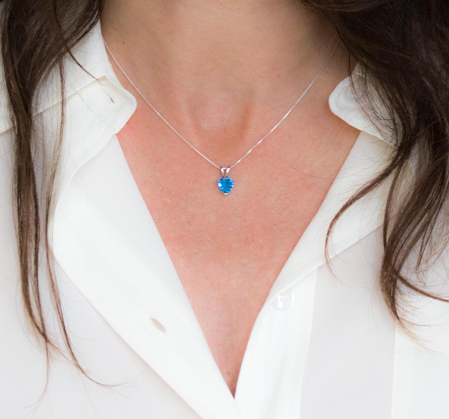 Zarte Sterling Silber Topaz Herz Halskette, Geburtstag Blau Schmuck, 925 Schmuck Solitaire Anhänger von VintagebyTigerlilly