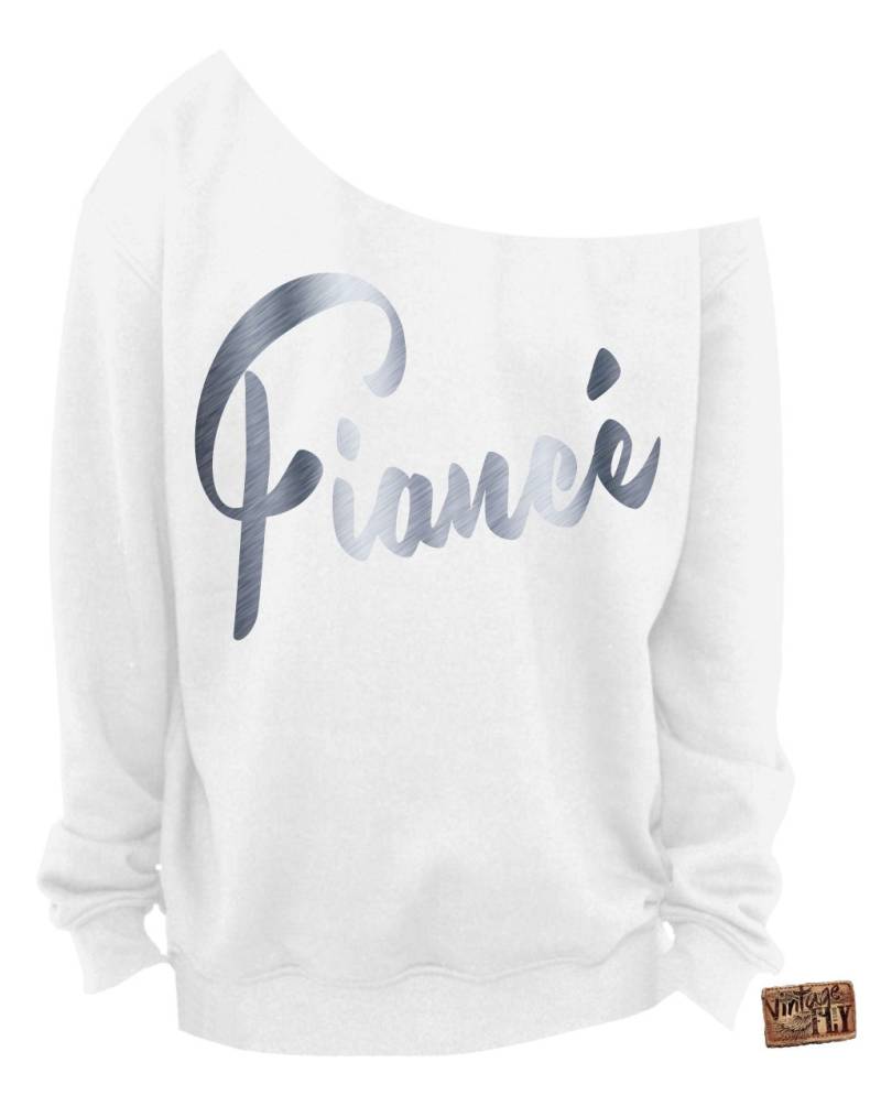 Fiance Sweatshirt - Bridal Dusche Geschenk Damen Slouchy Sweatshirt Off The Shoulder Weißer Schweiß W/Folie Abdrücke S 3x von Vintageflyclothingco