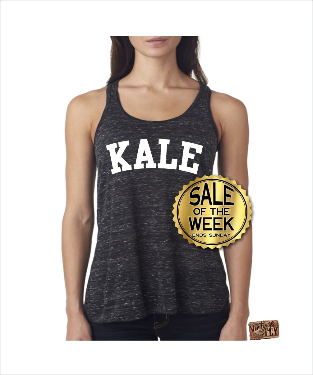 Kale Racerback Tank Top - Makellos Cake By The Pound Damen Flowy Racerback Tank I Woke Up Like This Yoga Funny Beach von Vintageflyclothingco