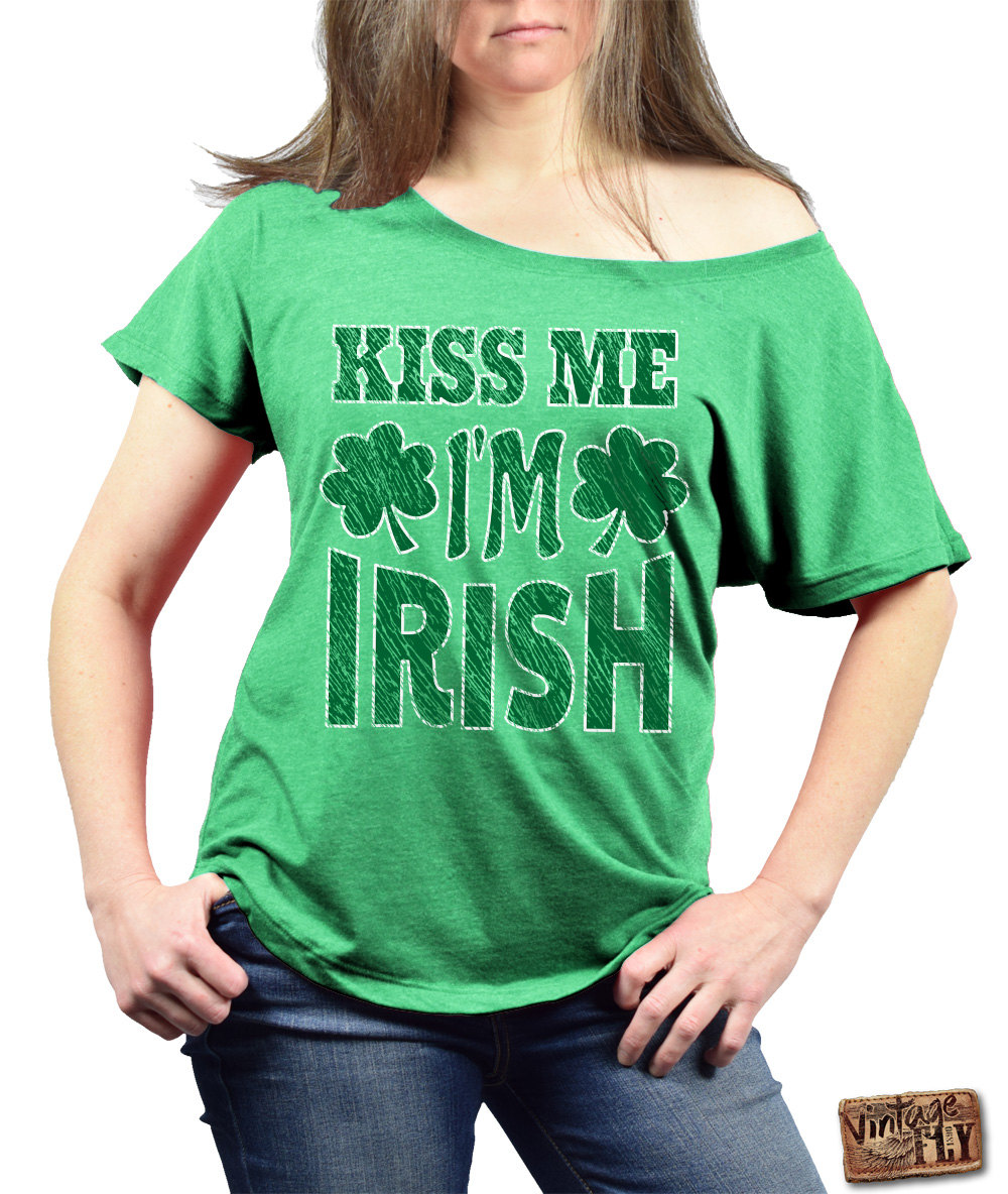 Kiss Me Im Irish - St Patricks Day Shirt Damen Slouchy Irish Tri Blend Off The Shoulder Xs Xxl von Vintageflyclothingco