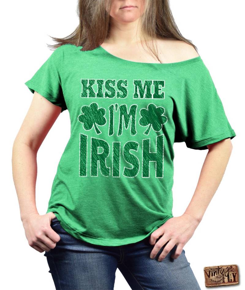 Kiss Me Im Irish - St Patricks Day Shirt Damen Slouchy Irish Tri Blend Off The Shoulder Xs Xxl von Vintageflyclothingco