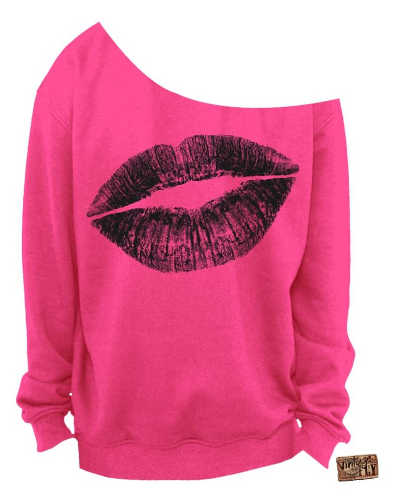Valentine's Day Sweater - Kuss Lippen Slouchy Sweatshirt Off The Shoulder Sport Grau Rot Hot Pink Weiß Schwarz Tinte S-3x von Vintageflyclothingco