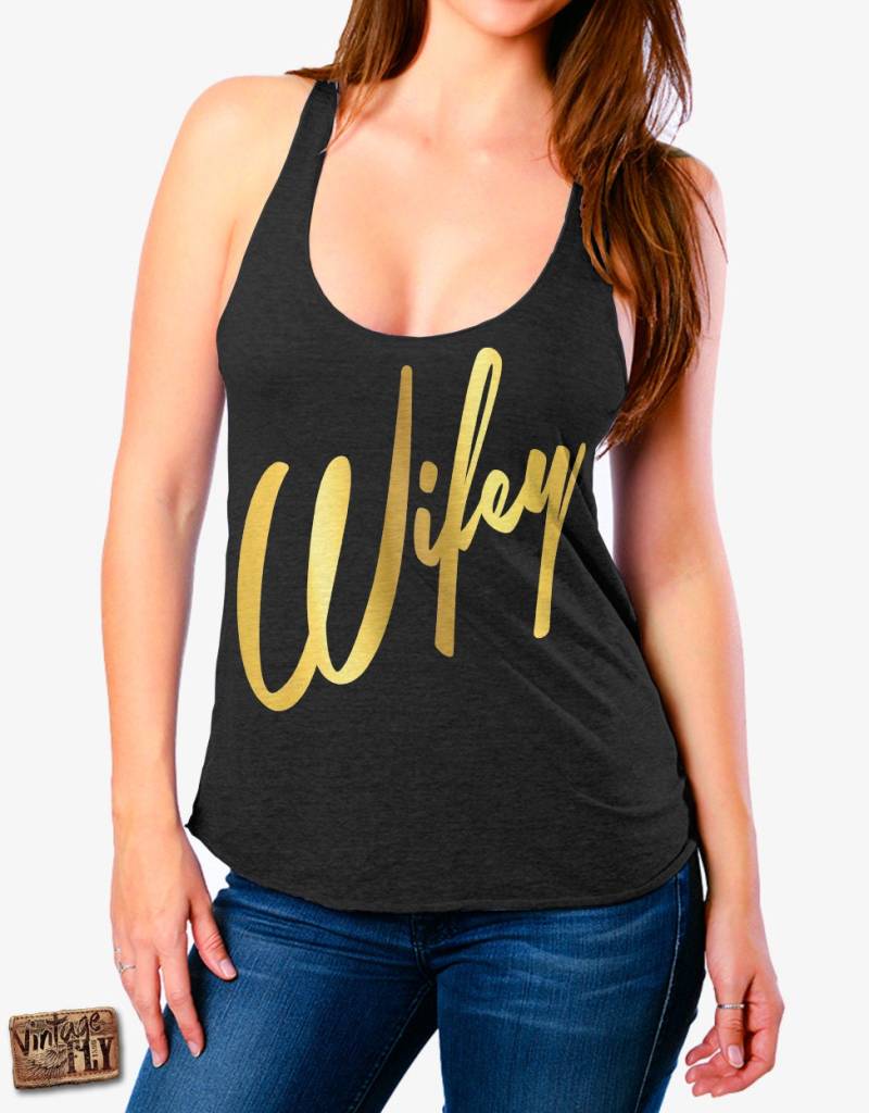 Wifey Racerback Tank Top - Wifey Tank Shirt Tri Blend Racer Back Gold Folienabdrücke Viele Farboptionen Größen Xs-Xl von Vintageflyclothingco