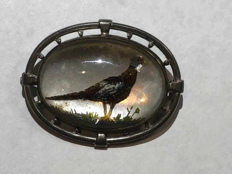 Antike Intaglio Rückseite Geschnitzt Wahrscheinlich Essex Crystal-Fasan Vogelbrosche Aus Sterlingsilber Antike Intaglio Rückseite Geschnitzt Wahrscheinlich Essex Crystal-Fasan Vogelbrosche Aus Sterlingsilber von Vintagegini