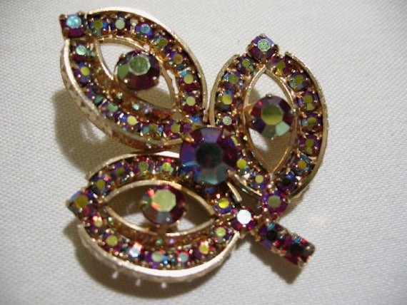 Vintage Aurora Borealis Blatt Brosche von Vintageisnow