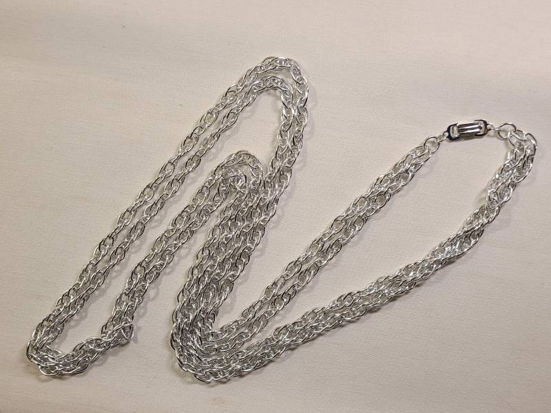 Vintage Germany Aluminium Doppelstrang Kette, 100 cm Vintage Germany Aluminium Doppelstrang Kette, 100 cm von Vintageisnow