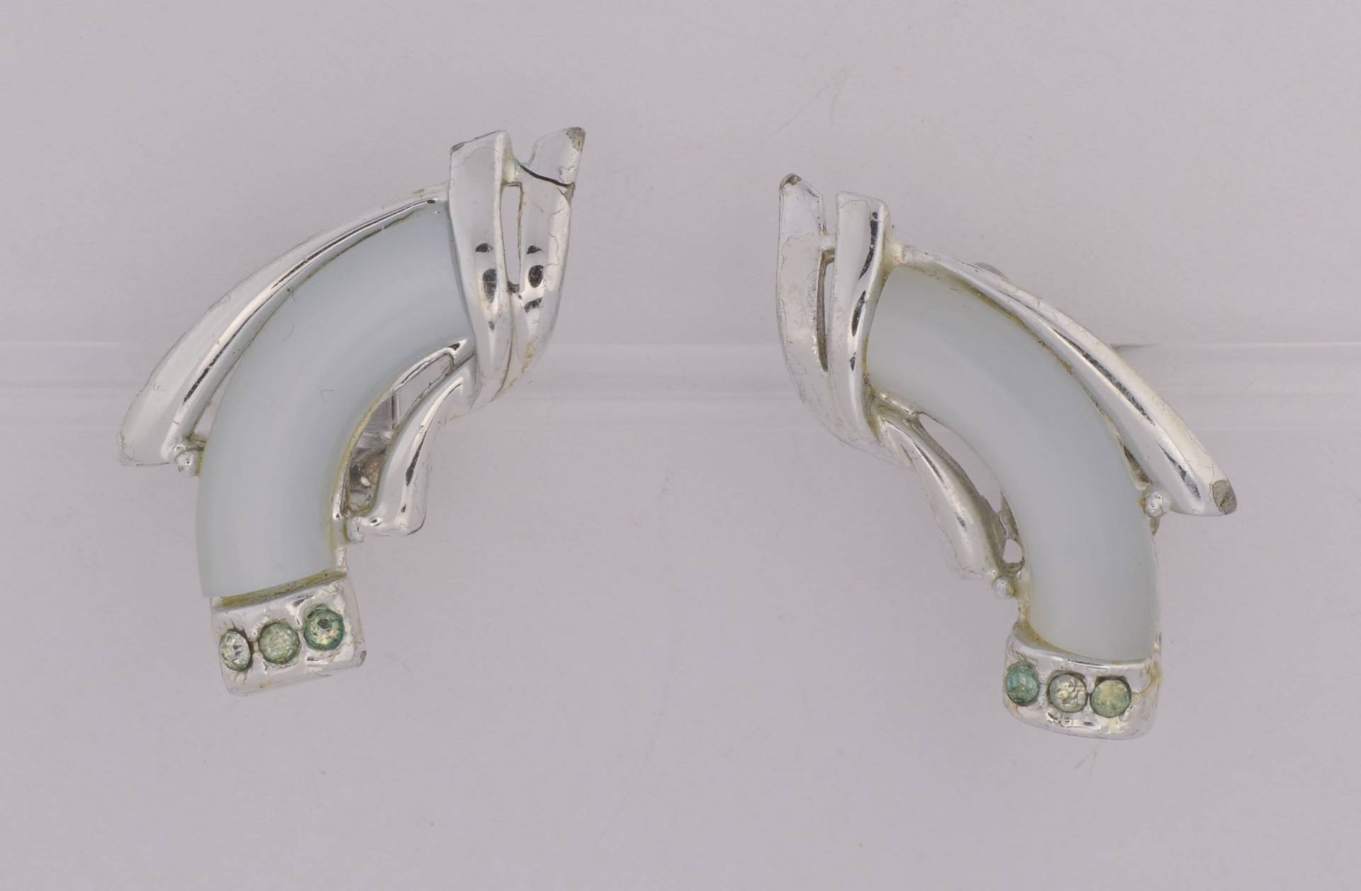 Coro Licht Blau Lucite Moonglow Und Strass Ohrclips Coro Licht Blau Lucite Moonglow Und Strass Ohrclips von Vintagemabobs