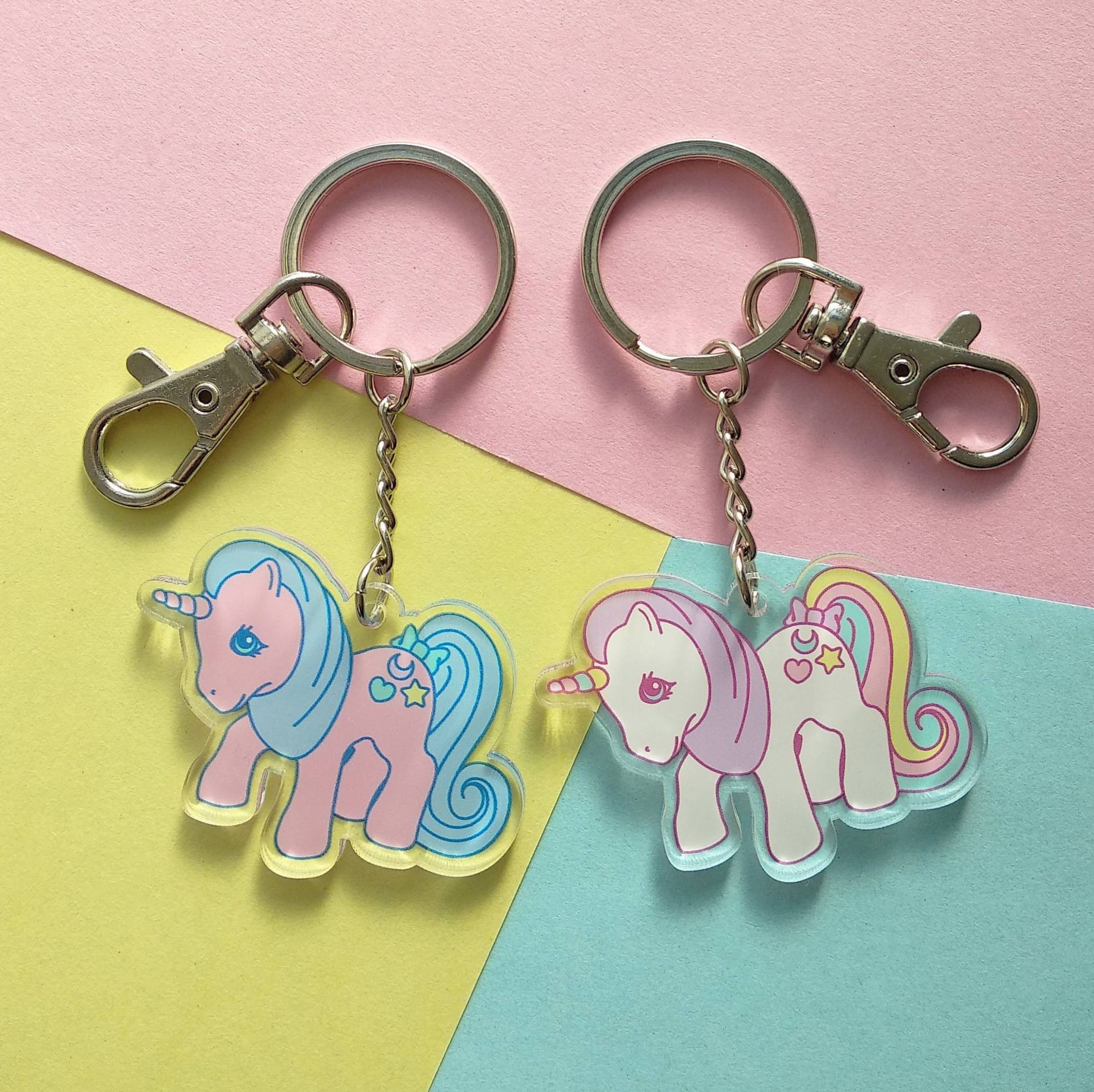Mein Kleiner Pony-Schlüsselanhänger - Mein Pastellfarbener Pony-Schlüsselanhänger, Weißer Regenbogen-Rosa-Blau-Anhänger Aus Acryl Mein Kleiner Pony-Schlüsselanhänger - Mein Pastellfarbener Pony-Schlüsselanhänger, Weißer Regenbogen-Rosa-Blau-Anhänger Aus Acryl von Vintagemlife