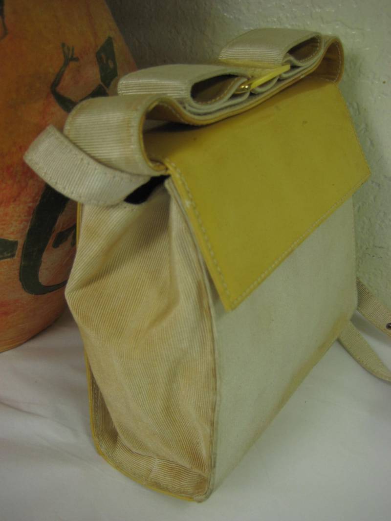 Vintage Kleine Salvatore Ferragamo Gelbe Party Schultertasche Italien von Vintages727
