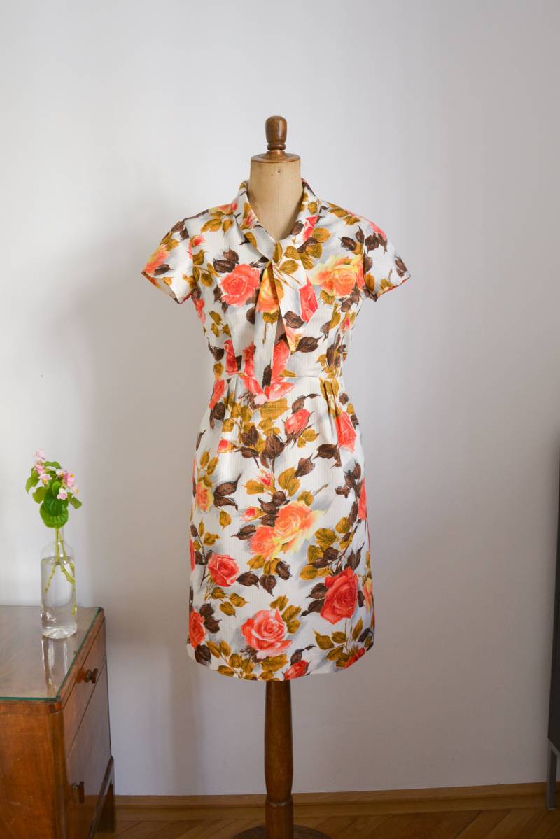 50Er Jahre Kleid, Weiß Orange Gelb Geblümt von VintageundRosenroth