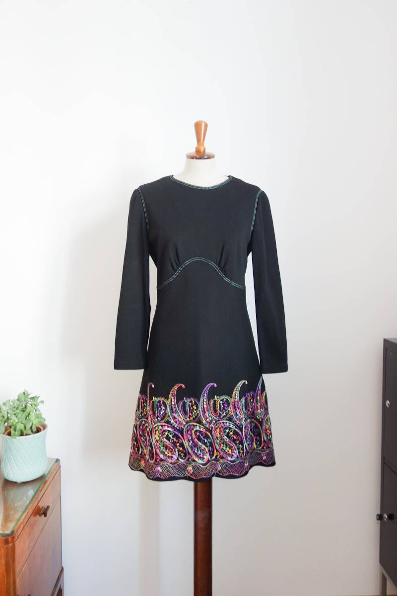 Besticktes 70Er Jahre Kleid Mit Paisleymuster von VintageundRosenroth