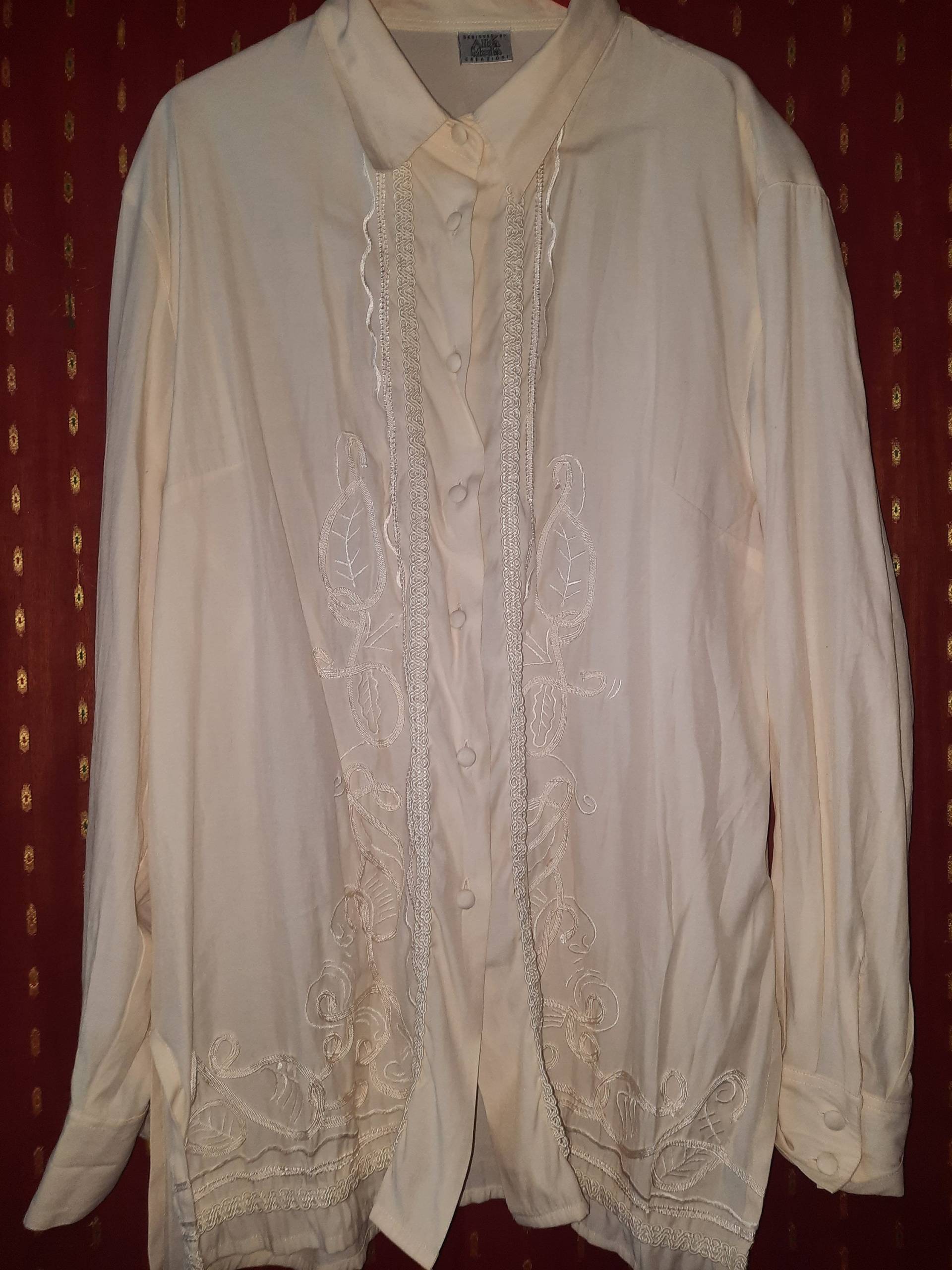 Blusevintagecremelstickereibordüre Blusevintagecremelstickereibordüre von Vintagewunderwelt