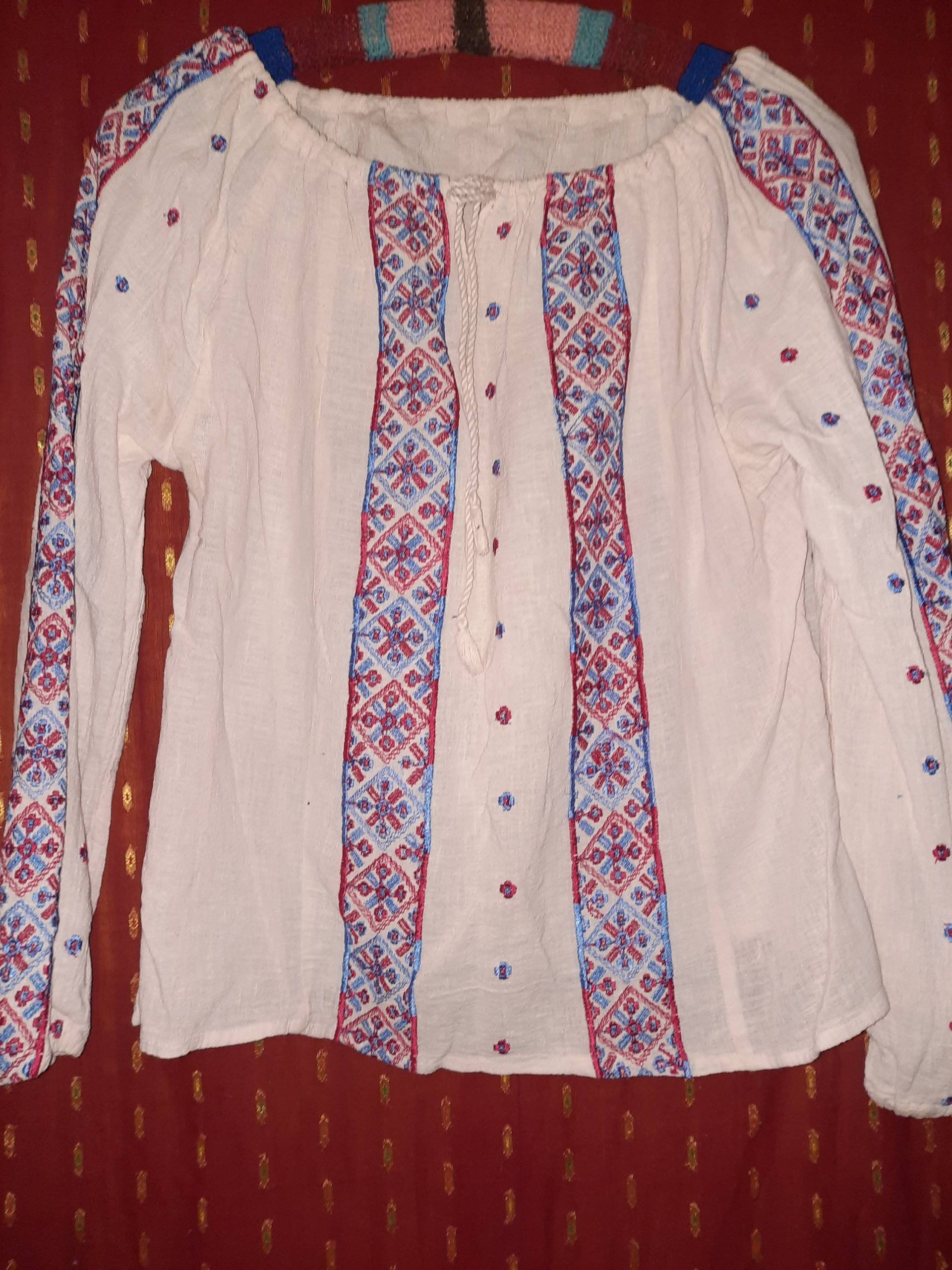 Blusevintagestickereiembroiderysm Blusevintagestickereiembroiderysm von Vintagewunderwelt