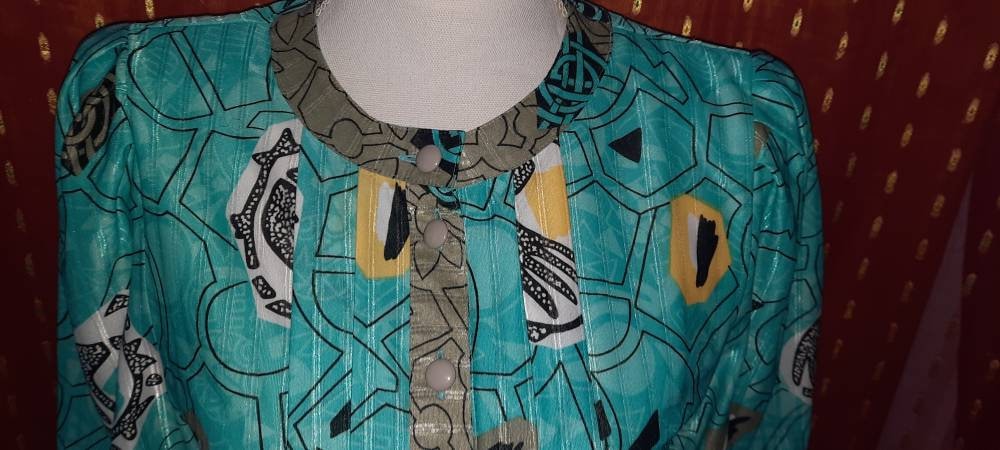 Blusevintagetürkiscrazypattern4240 von Vintagewunderwelt