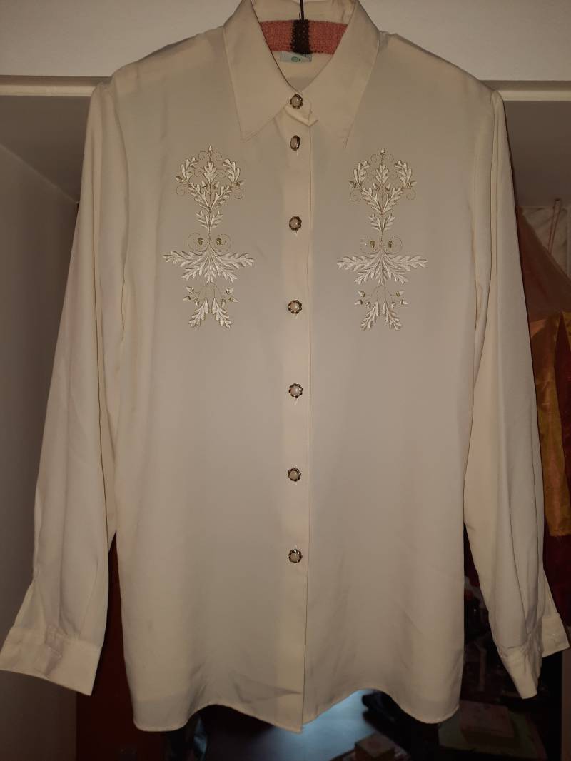 Blusevintageweiß38Embroidery Blusevintageweiß38Embroidery von Vintagewunderwelt