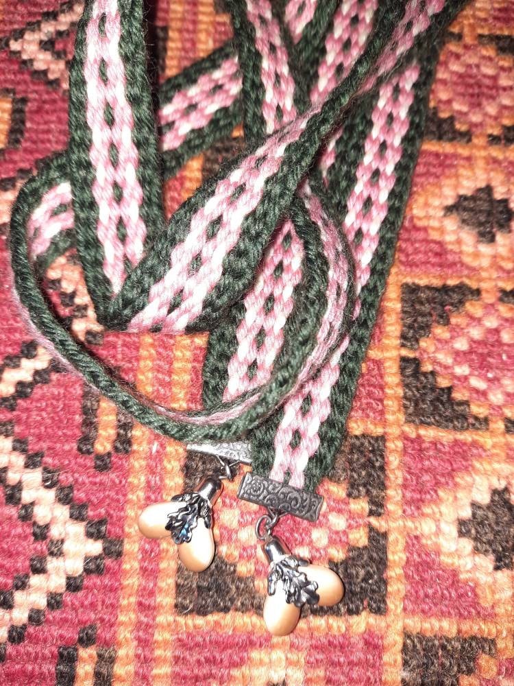 Gürtelvintagerosagrüntrachten von Vintagewunderwelt