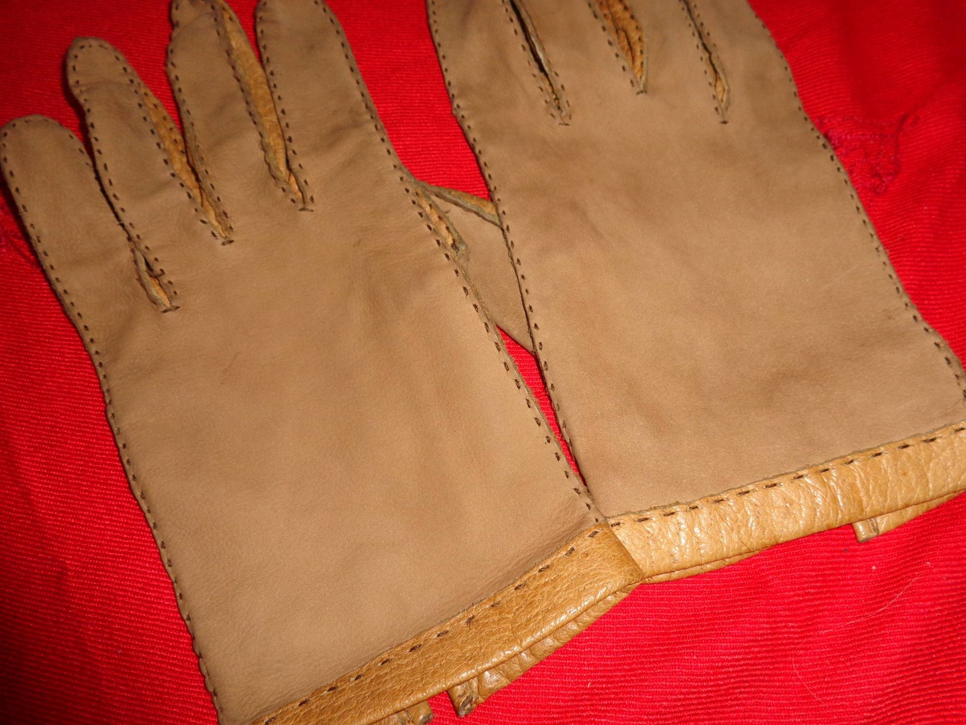 Handschuhevintagelederbraunbeigeml Handschuhevintagelederbraunbeigeml von Vintagewunderwelt