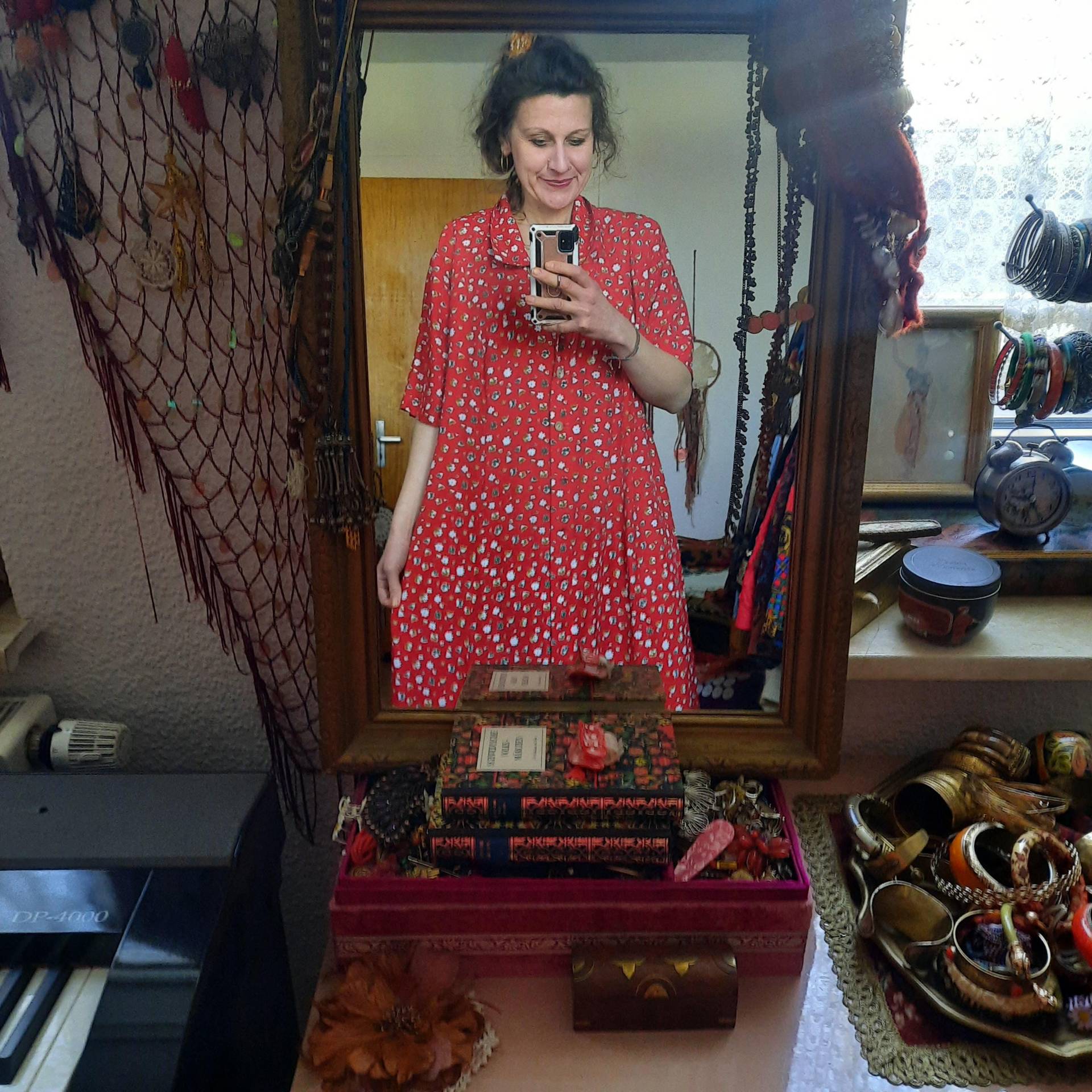 Kleidvintagegeblümtflorallmviskose Kleidvintagegeblümtflorallmviskose von Vintagewunderwelt