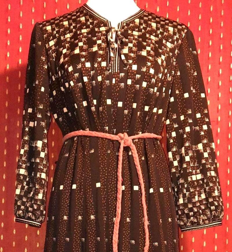Kleidvintageschwarzbraunml von Vintagewunderwelt