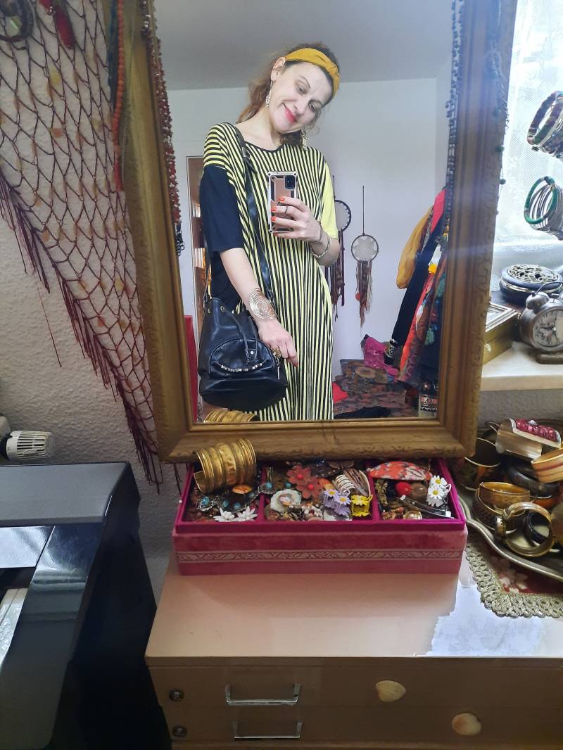 Kleidvintagestreifengelbschwarzsml von Vintagewunderwelt