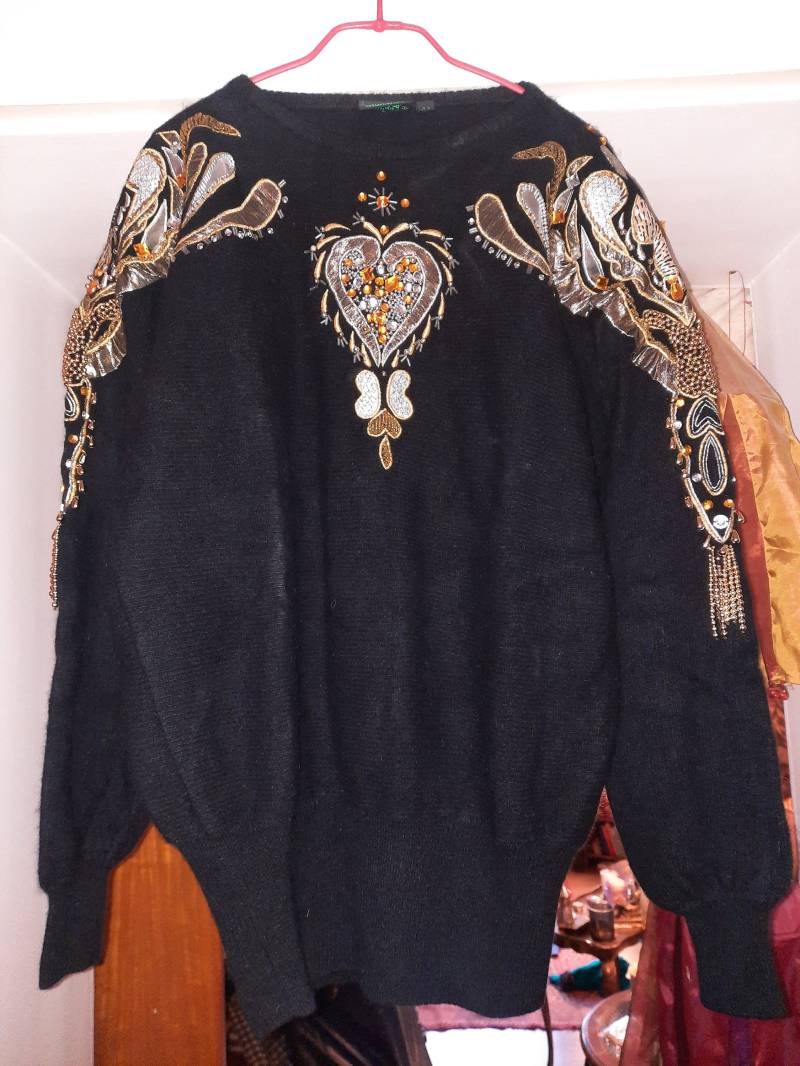 Pulloverpullivintageschwarzgold42M von Vintagewunderwelt