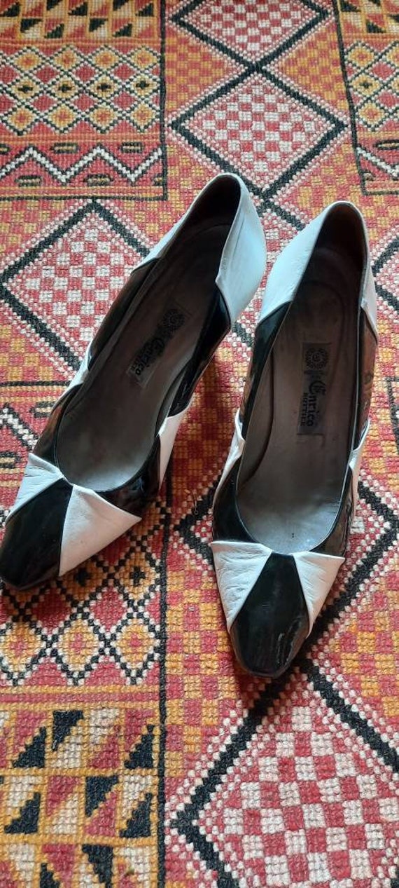 Pumpsvintageschwarzweiß3837High Heels Pumpsvintageschwarzweiß3837High Heels von Vintagewunderwelt