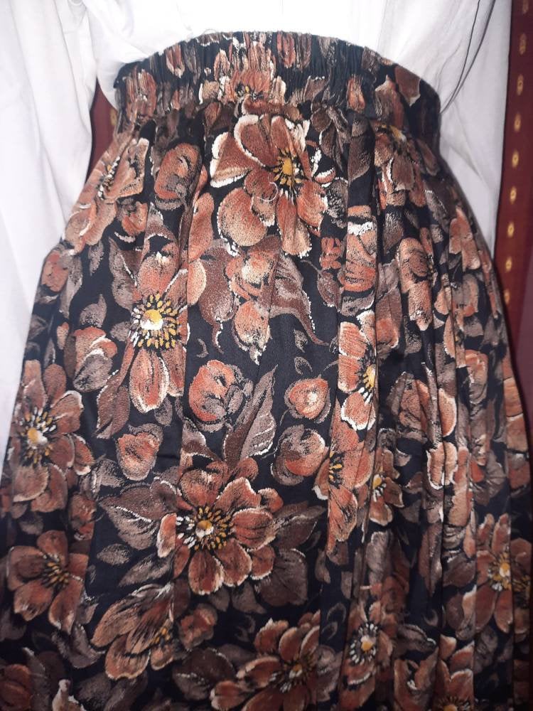 Rockvintagebraunfloralromantiktrachten384042 von Vintagewunderwelt