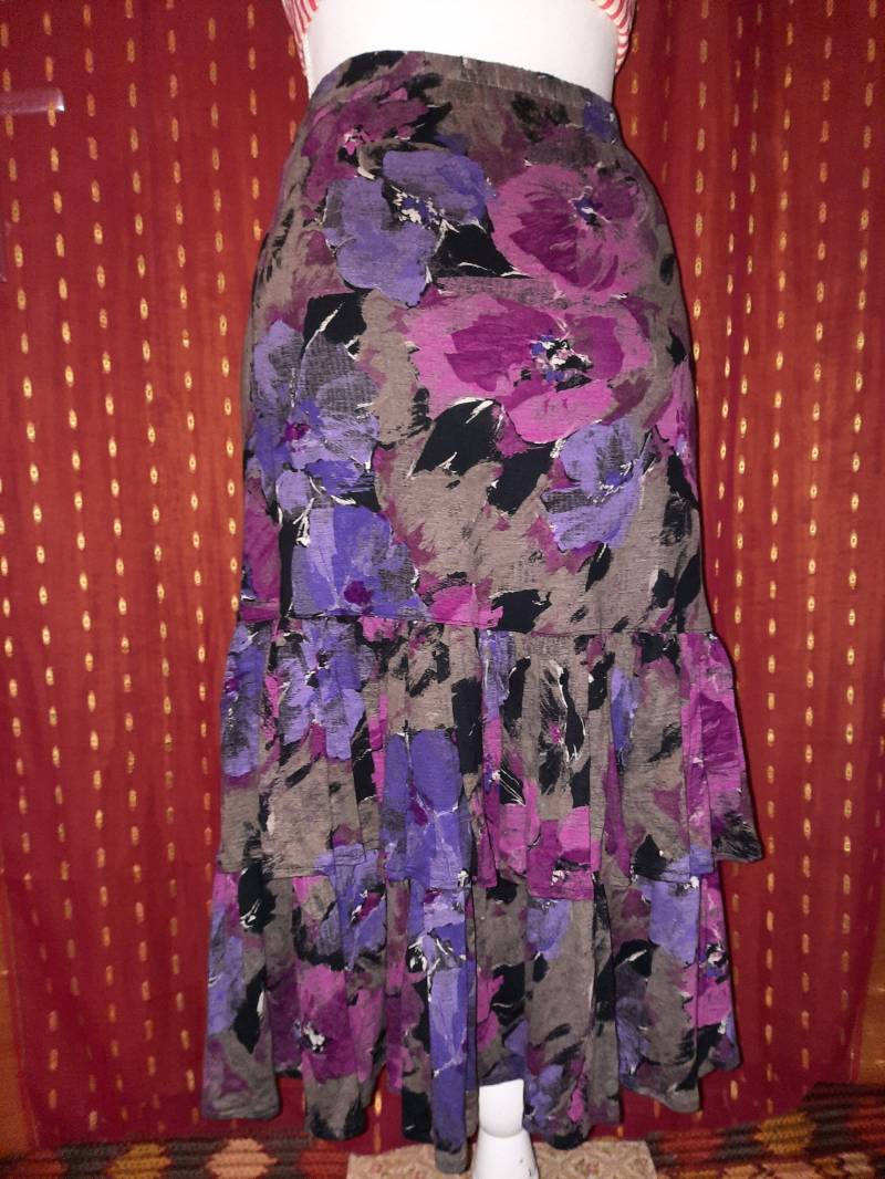 Rockvintagelilaschwarz38Volantsfolklore von Vintagewunderwelt