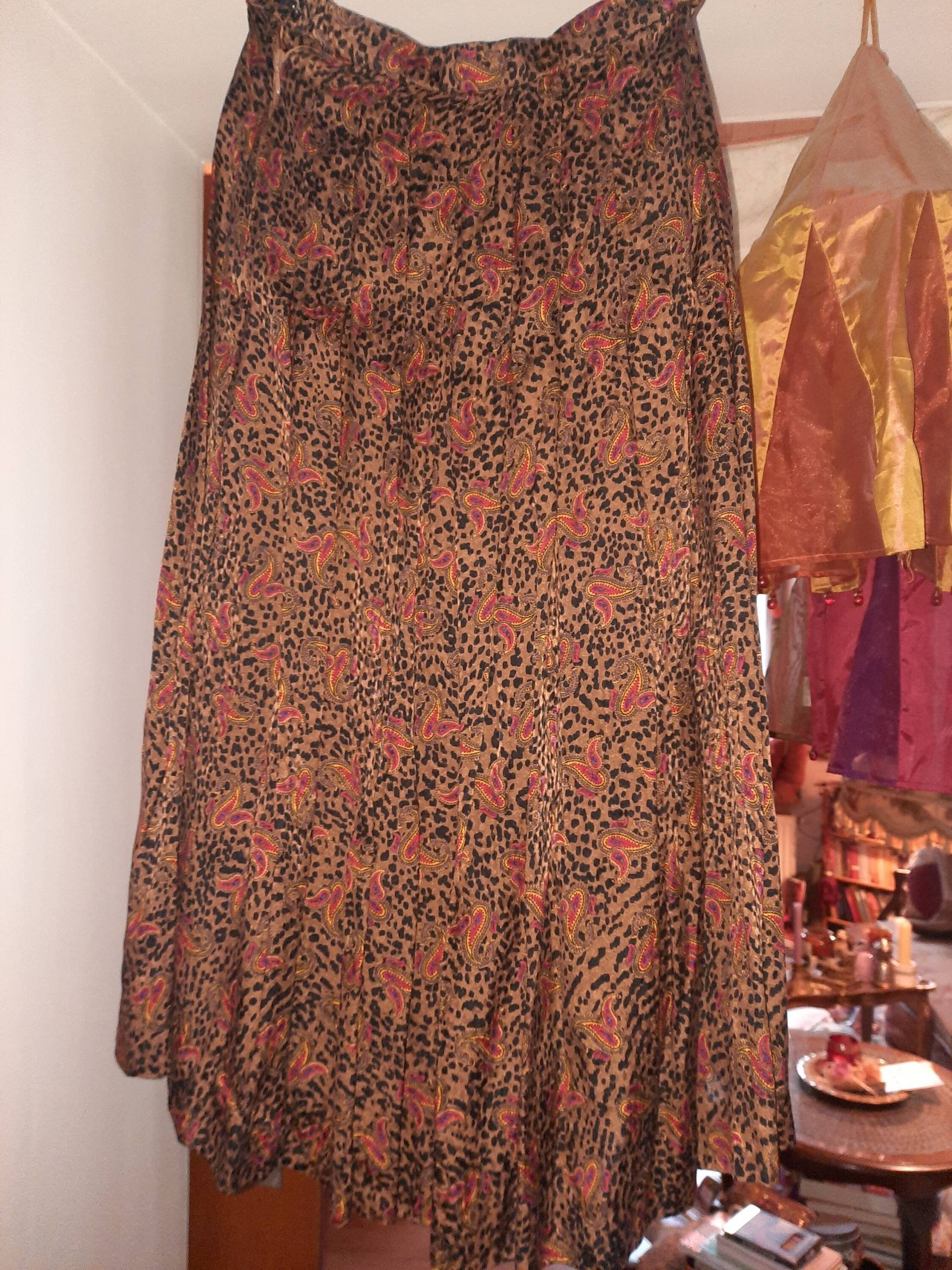 Rockvintagepaisleymidiseide3638 Rockvintagepaisleymidiseide3638 von Vintagewunderwelt