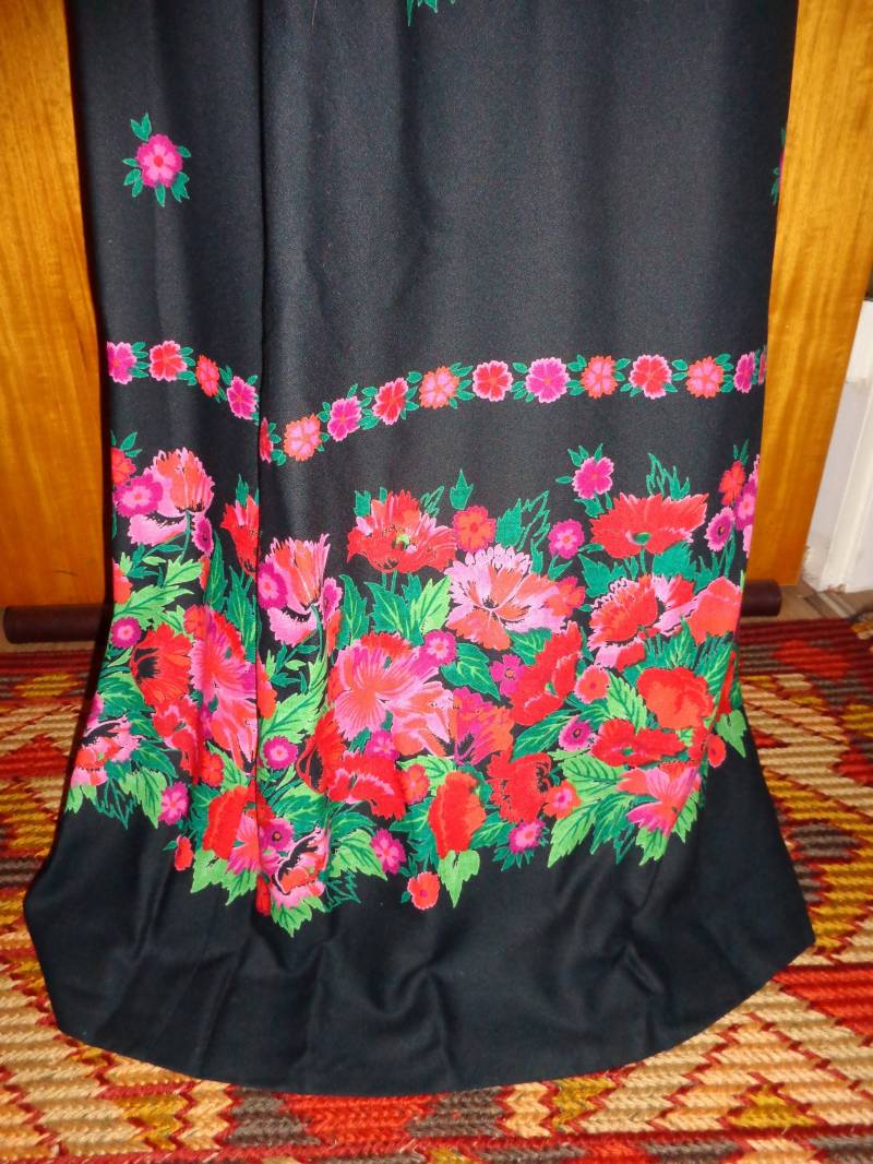 Rockvintageseventiesschwarzflowersxs3670Er von Vintagewunderwelt