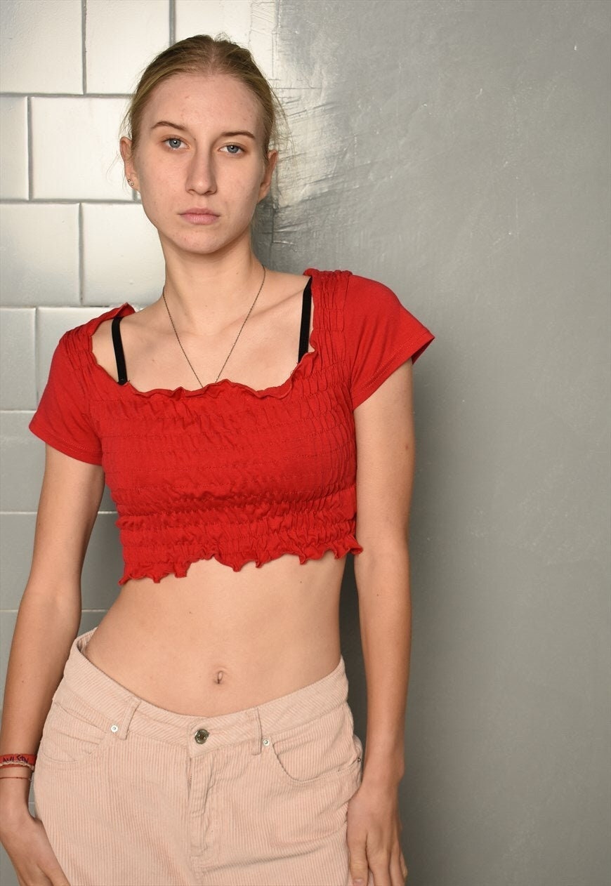 Vintage Y2K 00S Rot Crop Top Bardot Bluse von VintaholicOfficial