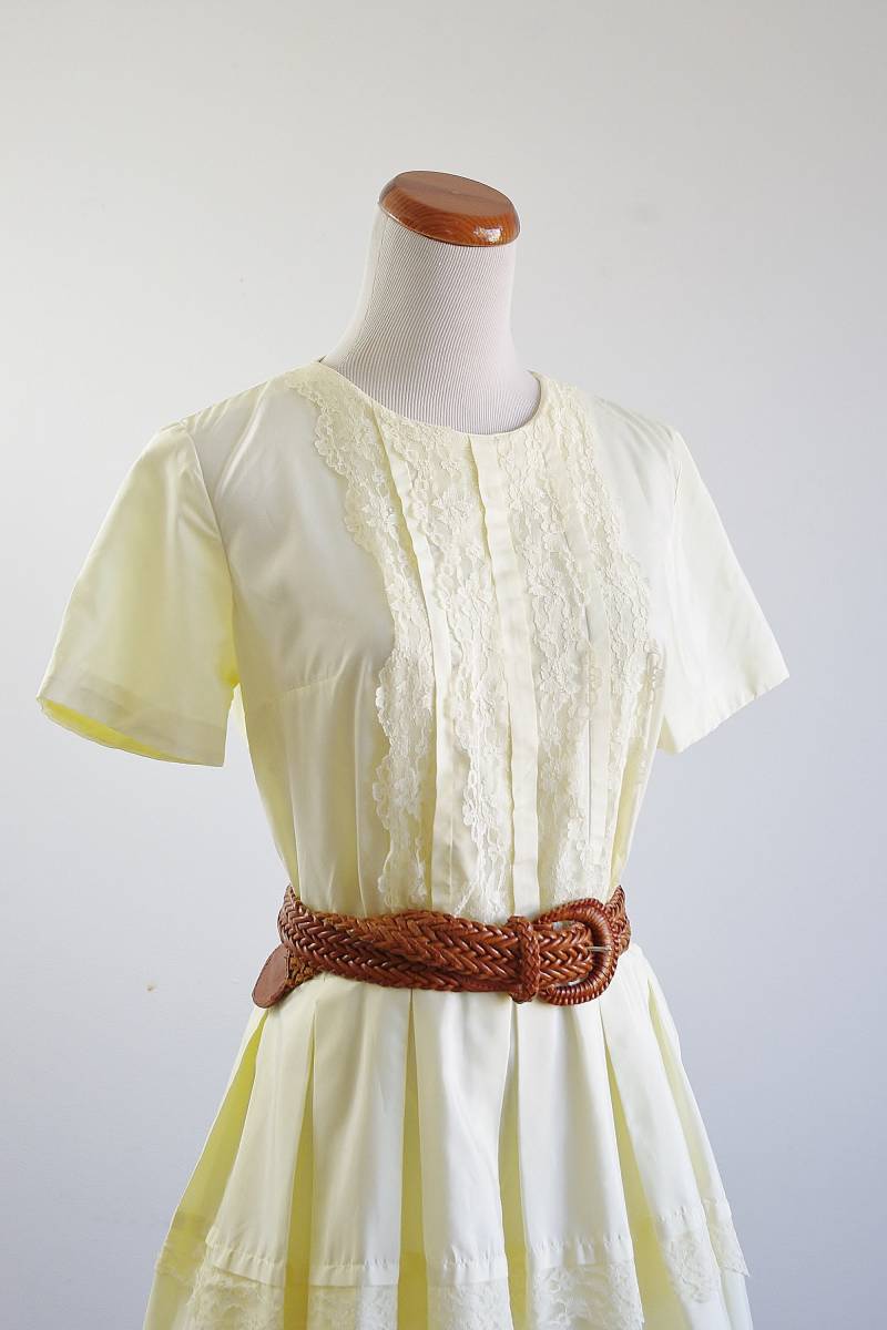 Vintage 60Er Jahre Gelbes Kleid Spitzendetail Tellerrock, Büste 38 von Vintbox