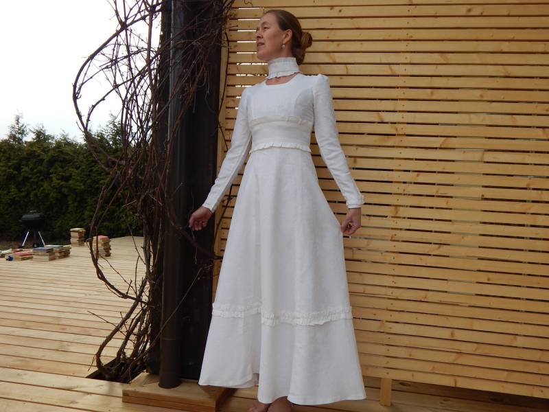 Vintage Wunderschönes Langärmeliges Hochzeitskleid Polyester Kleid Retro Damenkleid Made in 1970 Er Jahre von Vintegelane