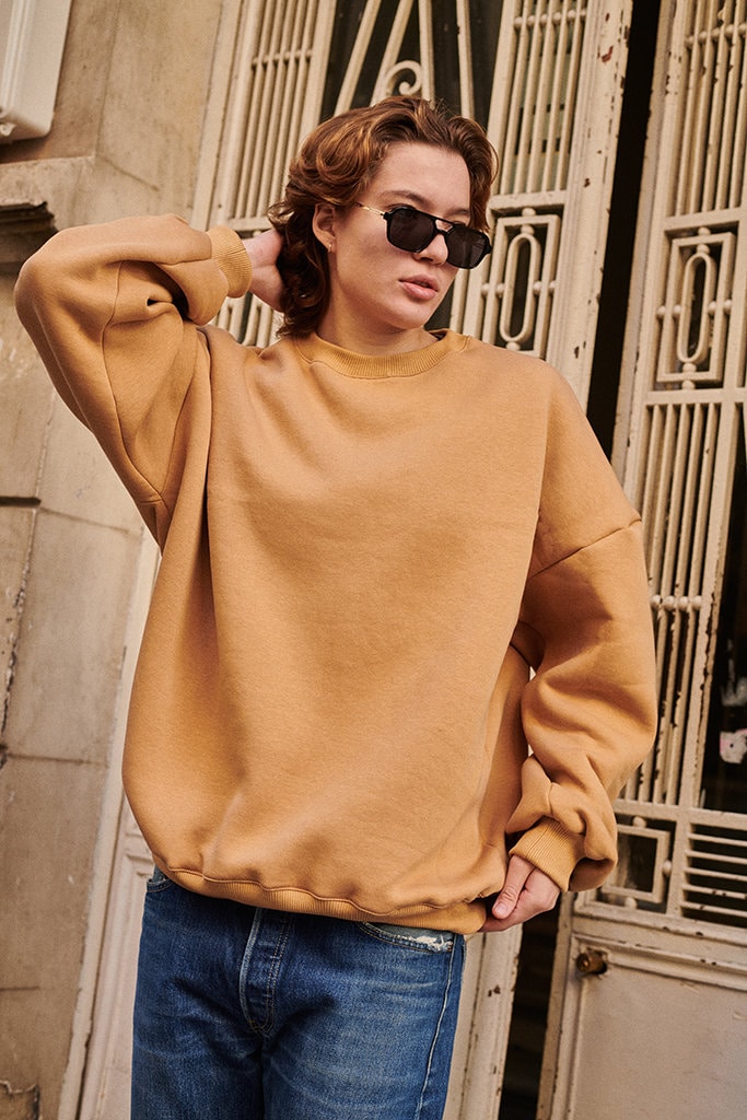Nachhaltiges Unisex-Sweatshirt in Camel - Umweltfreundlicher Baumwollpullover Mit Entspannter Passform von VintemodStore