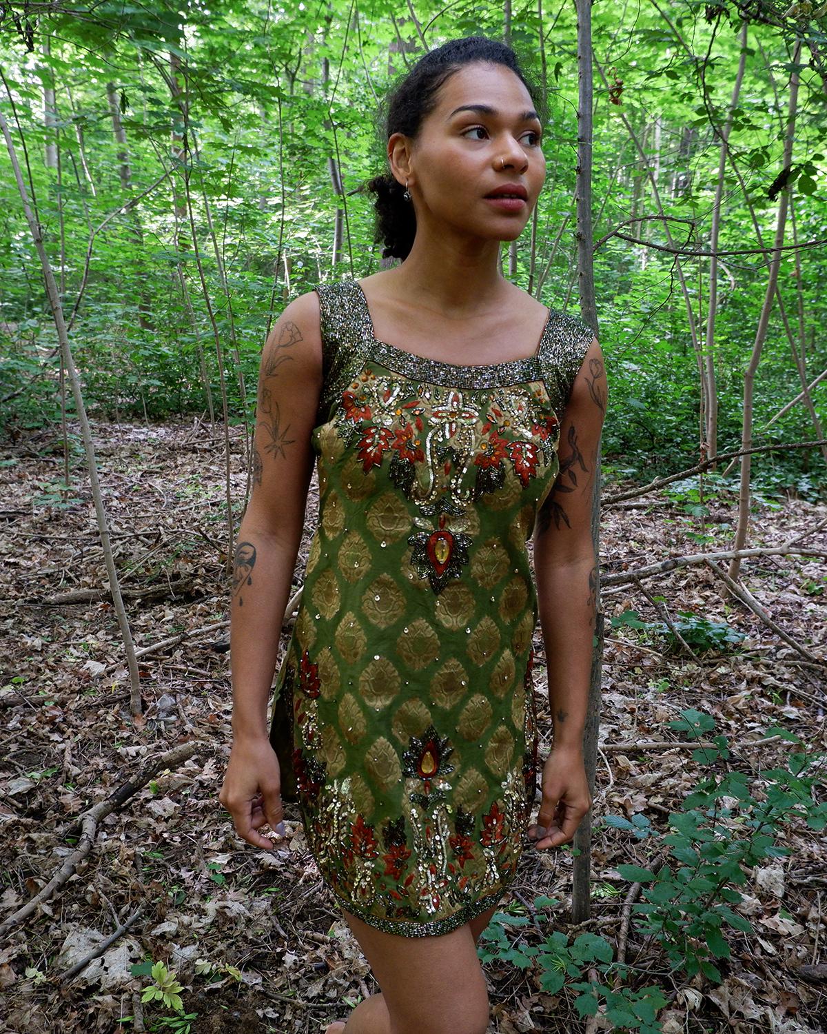 Handgemachtes Grünes Slip-Kleid Aus Den 90Er Jahren Bestickt Größe Xxs Handgemachtes Grünes Slip-Kleid Aus Den 90Er Jahren Bestickt Größe Xxs von VintiVintageStudio