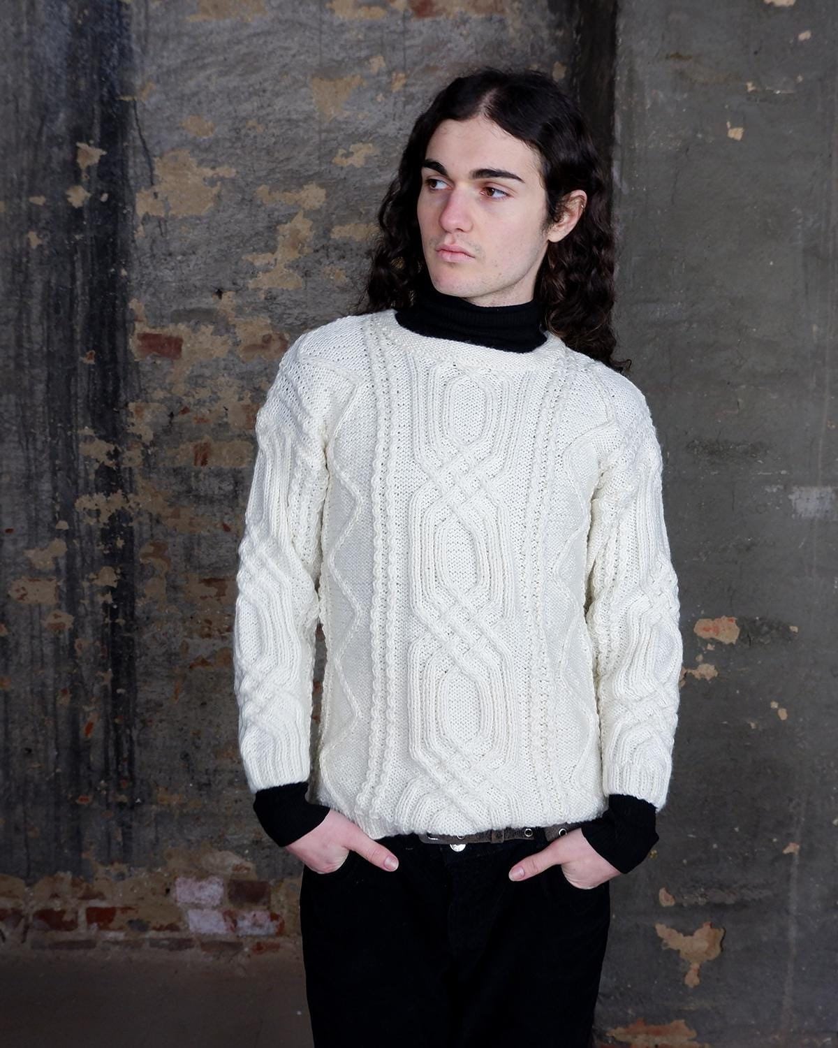 Vintage 80Er 90Er Handgestrickter Weißer Zopfmuster Pullover Größe M - L von VintiVintageStudio