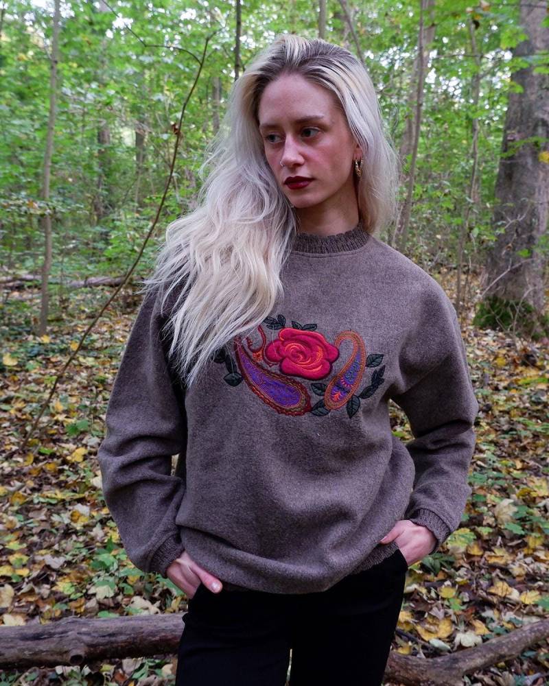 Vintage 80Er Jahre Pullover in Braun Mit Blumenstickerei Gr. S von VintiVintageStudio