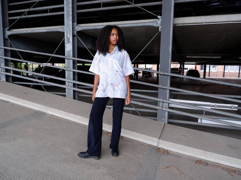 Vintage 80Er Jahre T-Shirt Mit Abstraktem Muster in Aquarellfarben, L-xl von VintiVintageStudio