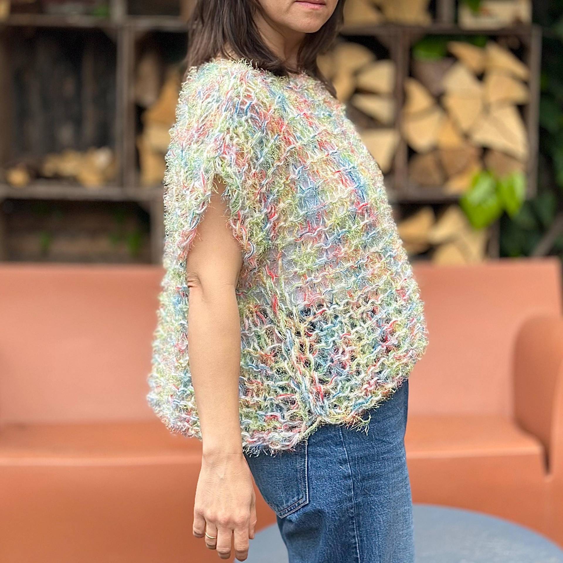 Handgestrickter Kurzarm Sweater Aus Mohair Und Effektgarn in Pastelltönen von ViolasWollWerk