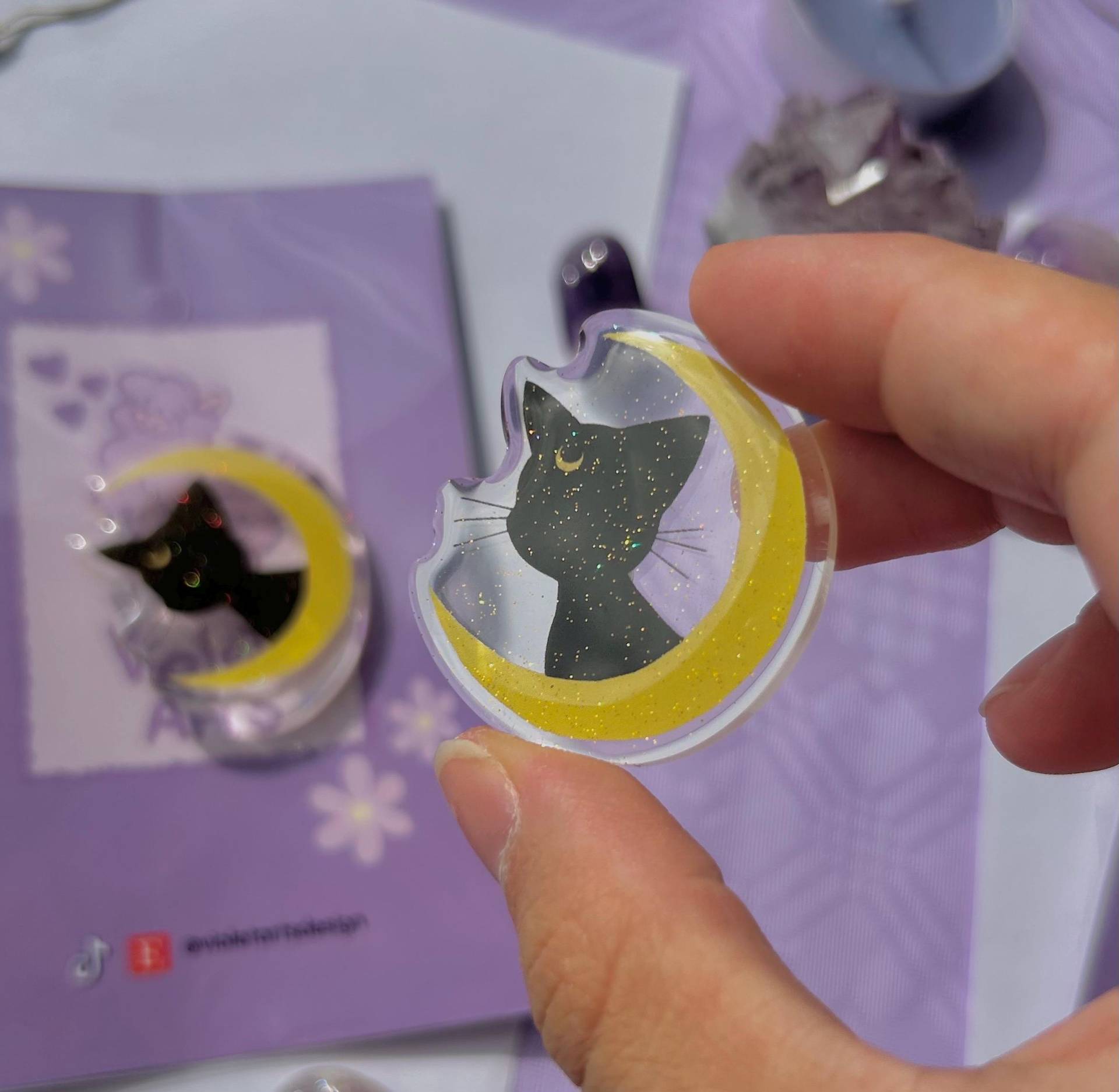 Kawaii Süße Acrylnadeln, Luna, Halbmond, Matrose, Mond, Sicherheitsnadel, Rucksacknadeln, Anstecker, Anime Accessoires, Katzenliebhaber, Glitzer von VioletArtsDesign