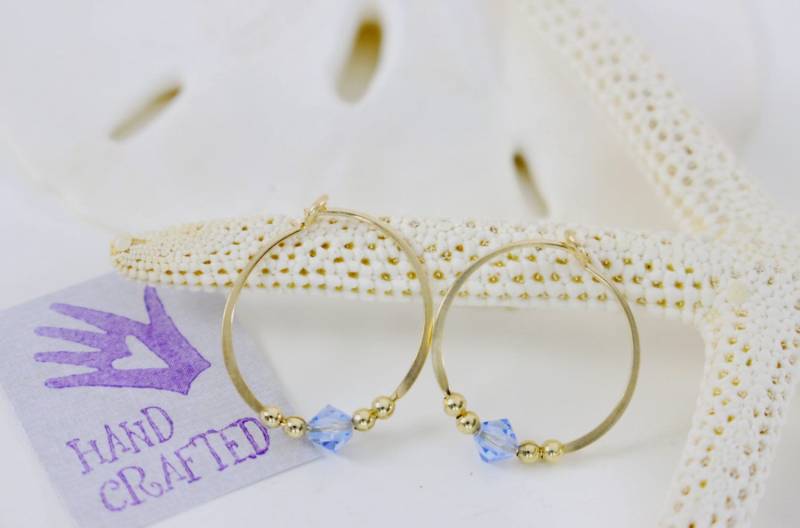 Gold Gefüllt Creolen Aqua Blau Swarovski Kristall Perle Endlos Runde Handgefertigt Gold Gefüllt Creolen Aqua Blau Swarovski Kristall Perle Endlos Runde Handgefertigt von VioletandVirtue