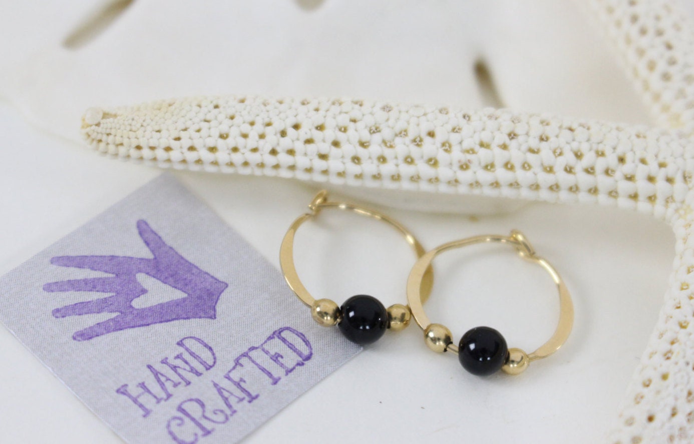 Gold Gefüllte Hoop Ohrringe Schwarz Onyx Perle Halbedelstein Endlos Rund Handgemacht Gold Gefüllte Hoop Ohrringe Schwarz Onyx Perle Halbedelstein Endlos Rund Handgemacht von VioletandVirtue