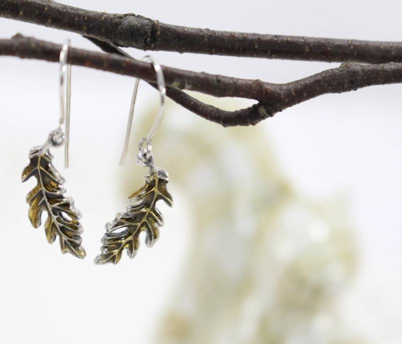 Pin Oak Leaf Ohrringe. Sterling Silber Baumelt, Tropfen. Von Hand Bemalt, Gefertigt Von Hand. Natur Inspiriertes Design. Dünne, Leichte Pin Oak Leaf Ohrringe. Sterling Silber Baumelt, Tropfen. Von Hand Bemalt, Gefertigt Von Hand. Natur Inspiriertes Design. Dünne, Leichte von VioletandVirtue