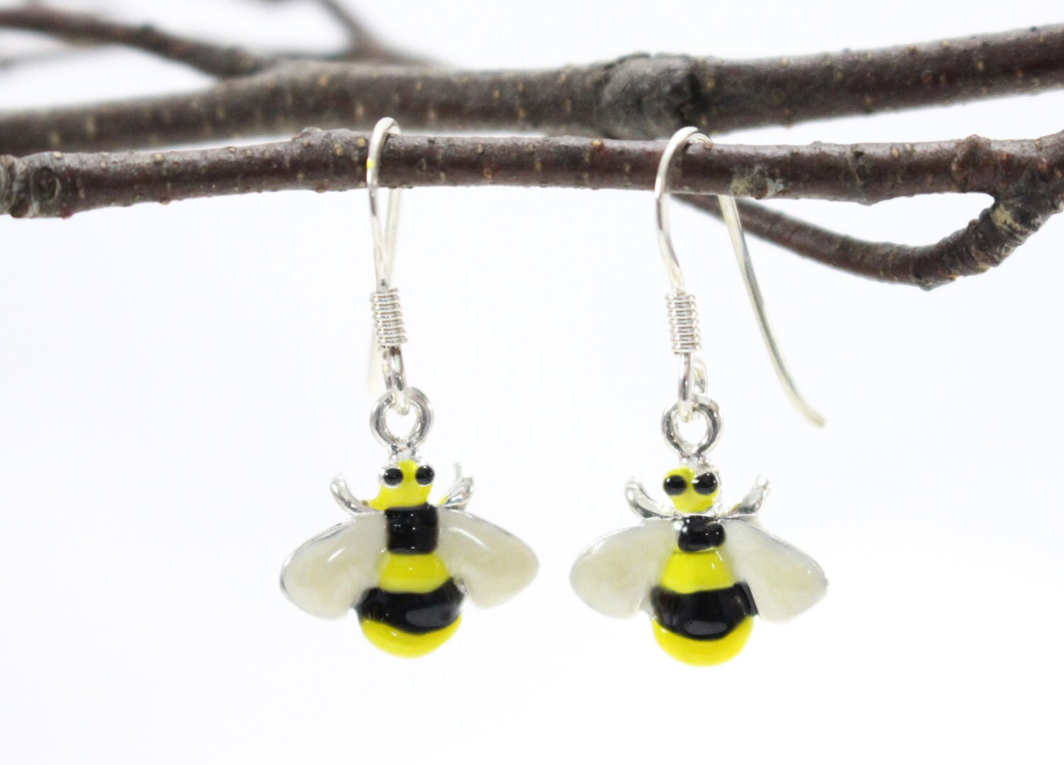sterlingsilber Hummel Tropfen, Baumeln Ohrringe Hand Emailliert Schwarz Gelb Weiß. Wald, Insekt, Natur Inspiriert. Gärtner Geschenk sterlingsilber Hummel Tropfen, Baumeln Ohrringe Hand Emailliert Schwarz Gelb Weiß. Wald, Insekt, Natur Inspiriert. Gärtner Geschenk von VioletandVirtue